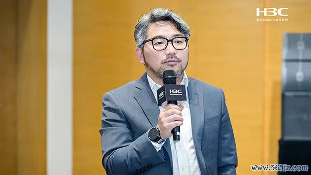 新华三集团高级副总裁、云与计算存储产品线总裁徐润安